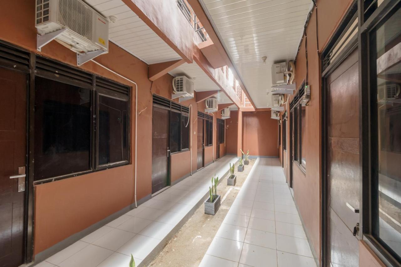 Reddoorz Syariah Near Siloam Hospitals Bulak Kapal Hotel Bekasi Exterior foto